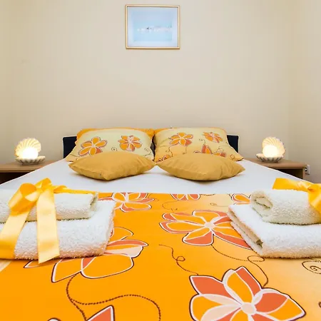 Radic - 2-3 Adults - Kneza Domagoja Street - Br 1 Apartmán