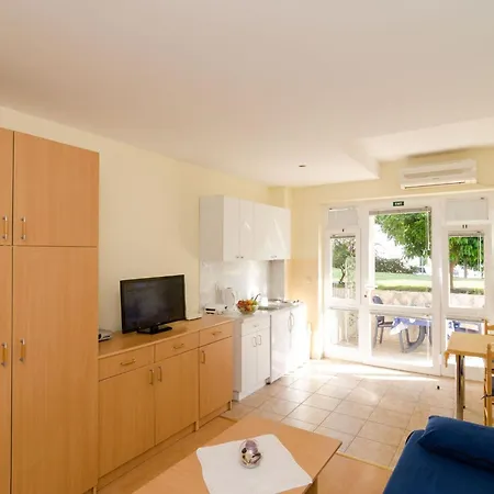 Radic - 2-3 Adults - Kneza Domagoja Street - Br 1