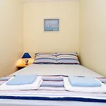 Apartman Radic - 2-3 Adults - Kneza Domagoja Street - Br 1 *