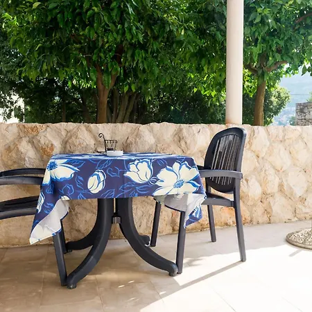 Apartment Radic - 2-3 Adults - Kneza Domagoja Street - Br 1
