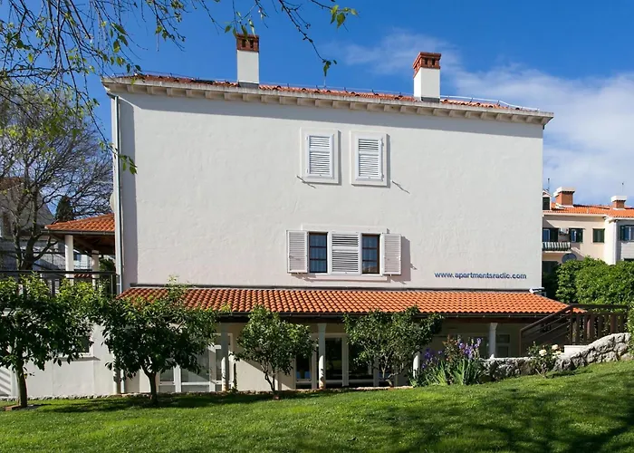 Radic - 2-3 Adults - Kneza Domagoja Street - Br 1 *