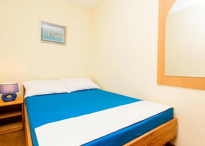 Radic - 2-3 Adults - Kneza Domagoja Street - Br 1 דוברובניק