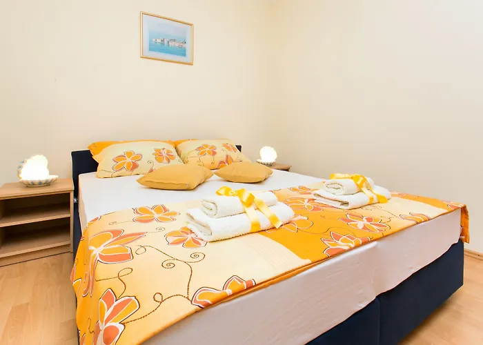 Radic - 2-3 Adults - Kneza Domagoja Street - Br 1 דירה *